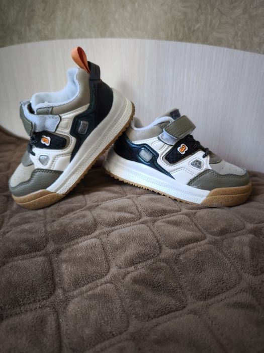 Продам дитячі кросівки в хорошому стані