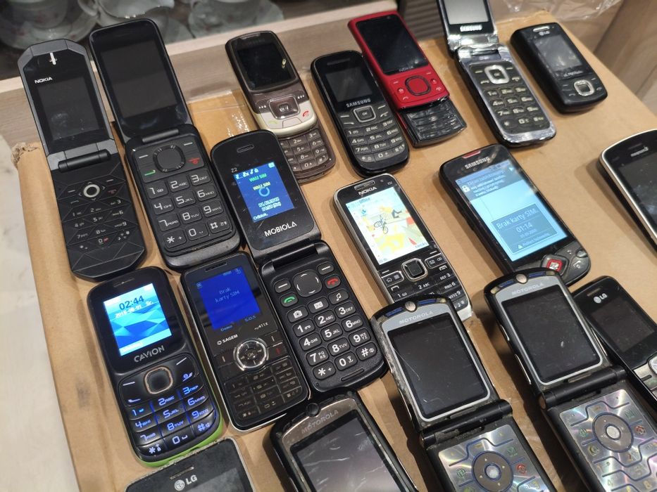 kolekcja telefonów