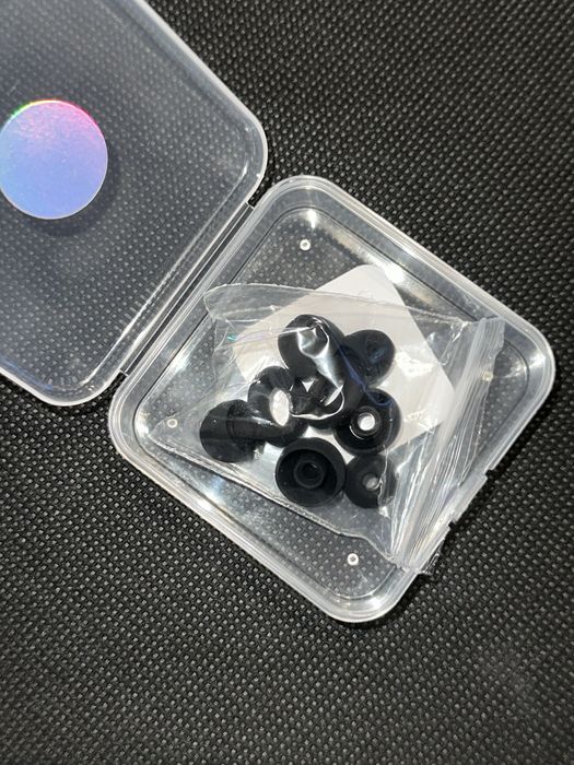 Noise-cancelling earplugs64171294388225120