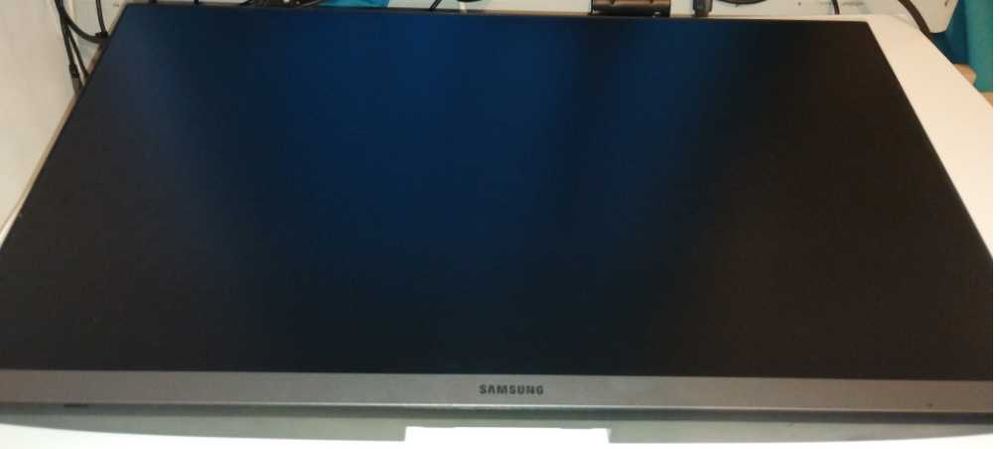 Monitor 24" Samsung S24R350FHU (IPS / Full HD / 75Hz) – Stan Używany (Idealny)