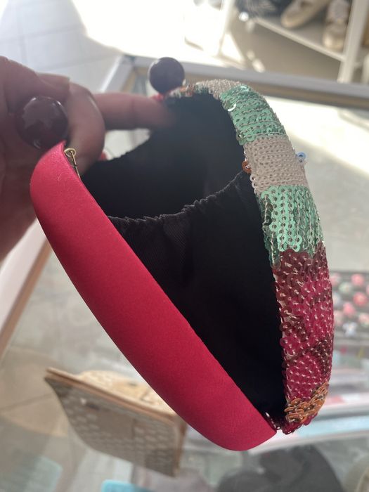 Clutch c/ lantejoulas (nova)