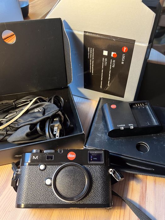 Aparat dalmierzowy Leica M typ 240 M240 retro aparat