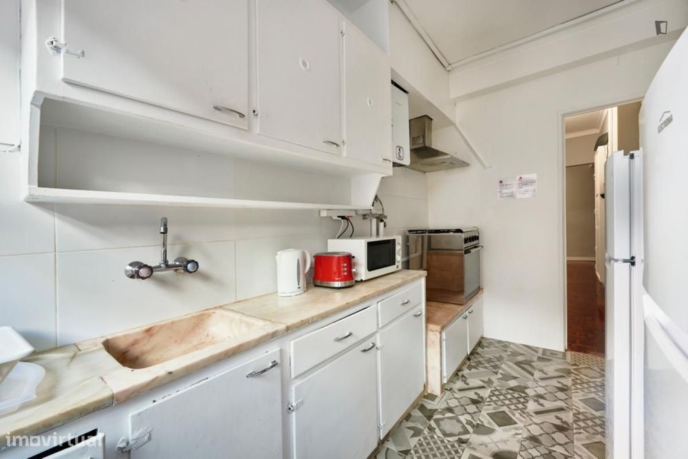 Quarto - localizado em Benfica Lisbon