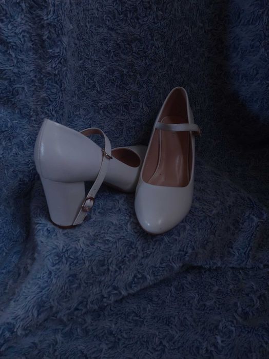 Продам весільні туфлі