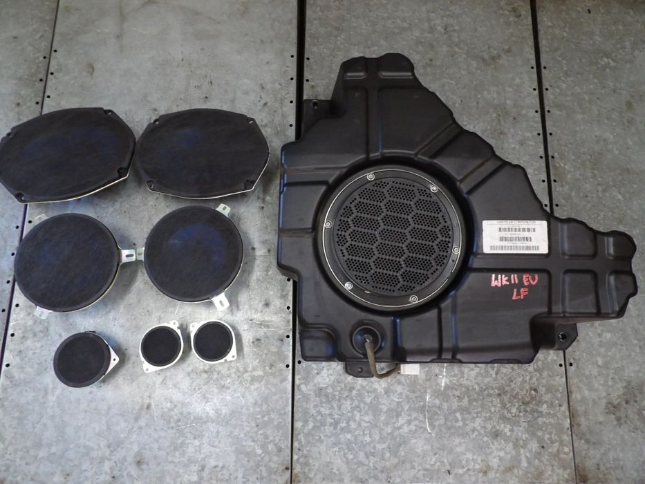 JEEP GRAND CHEROKEE WK2 GŁOŚNIKI SUBWOOFER 05064610AC