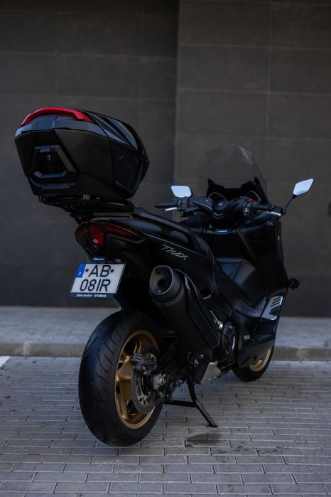 YAMAHA TMAX 560 Tech-Max - Como Nova!
