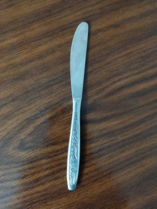 Ніж столовий з нержавіючої сталі