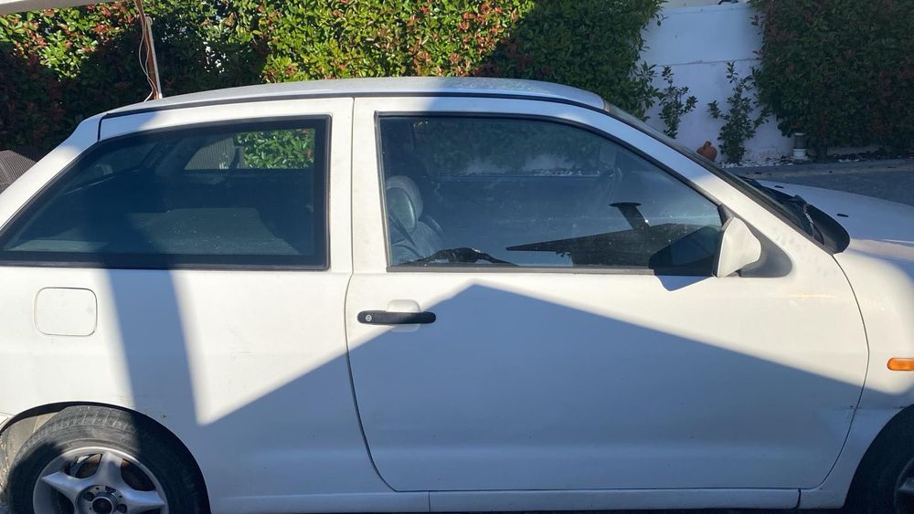 Seat Ibiza branca