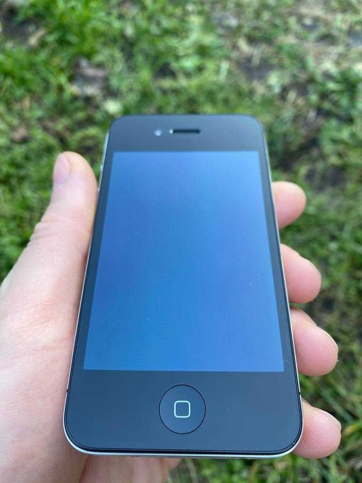 Смартфон Apple iPhone 4S 16GB Black (MD234LL/A)