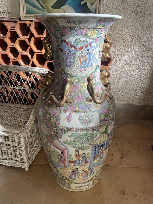 Vaso chinês decorativo com 95 cm de altura