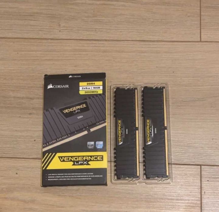 Pamięć RAM  Corsair DDR4 3000MHz 2x8GB