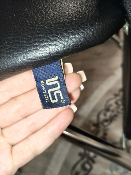 Продам кухонні стільці