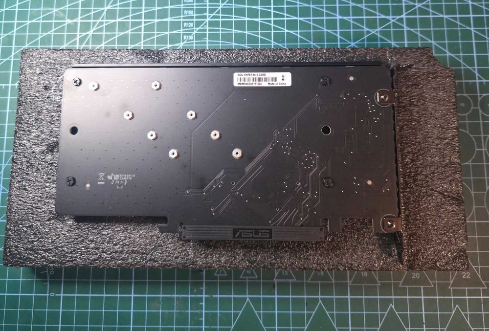 Adapter Karta PCIe NVMe SSD Asus Rog Hyper M.2 Card