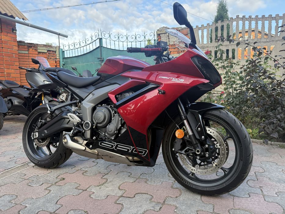 Мотоцикл Triumph daytona 660, 2024року з Японії