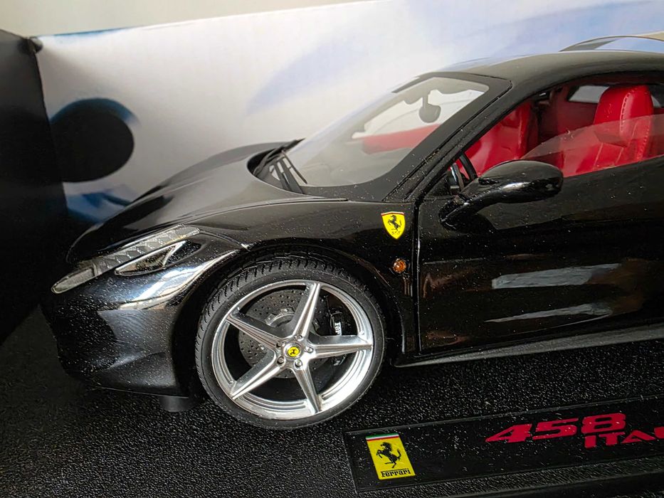 Ferrari 458 Itália 1:18 HOT WHEELS ELITE