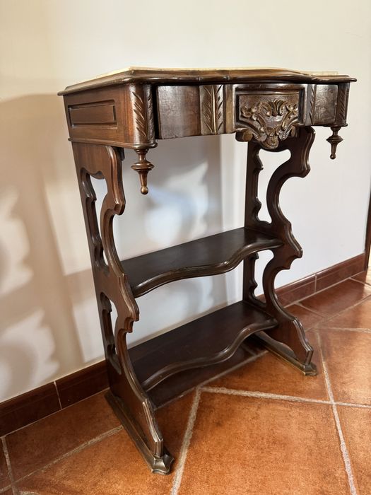 Consola de madeira e tampo de marmore