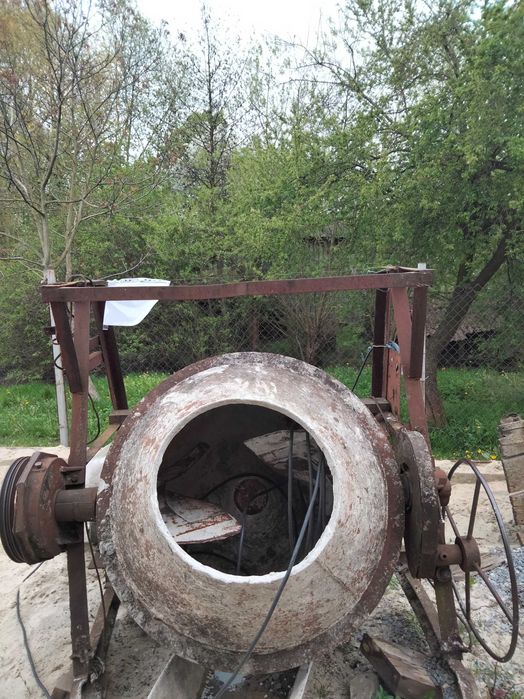 Промисловий Бетонозмішувач