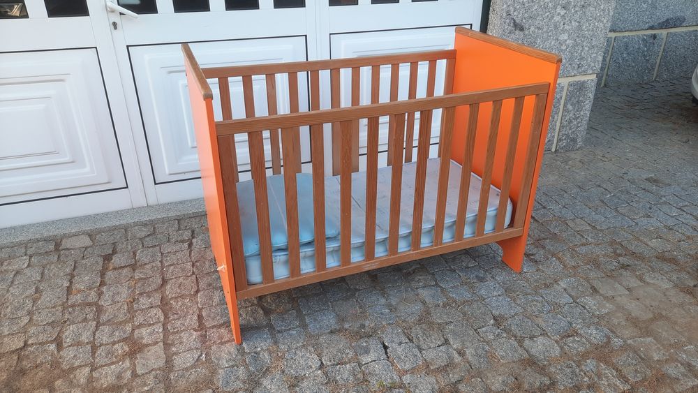 Cama de criança em Travassós-Fafe