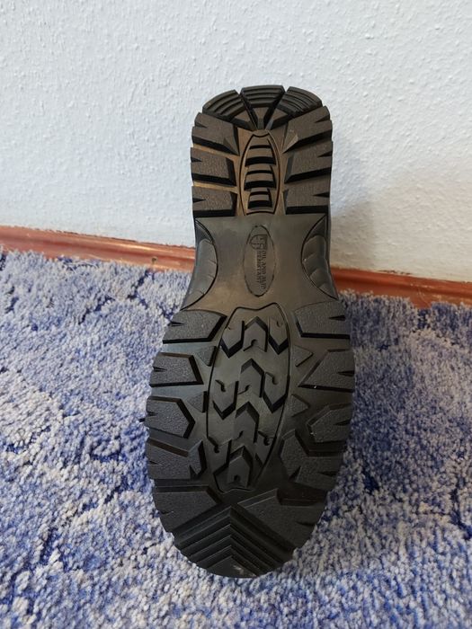 Ботинки трекинговые   45 р.