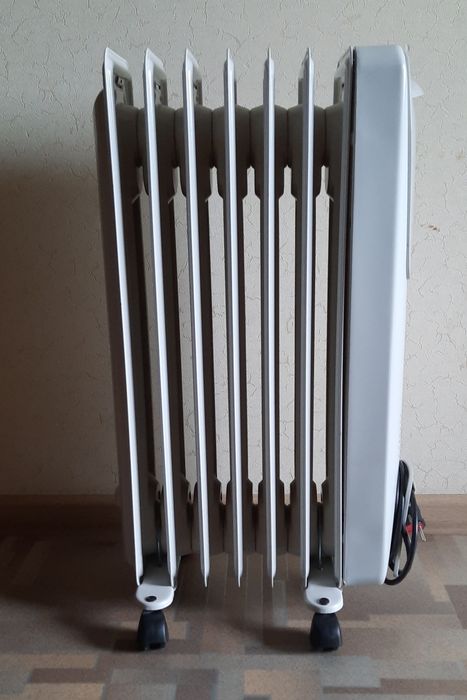 Обогреватель масляный Delonghi H 190715