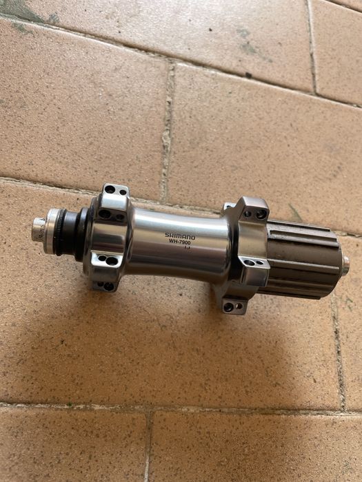 Cubo traseiro Dura-Ace