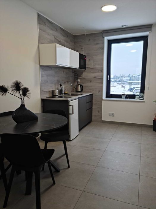 Nowe biura do wynajęcia, nowe pomieszczenia socjalne, parking, ochrona