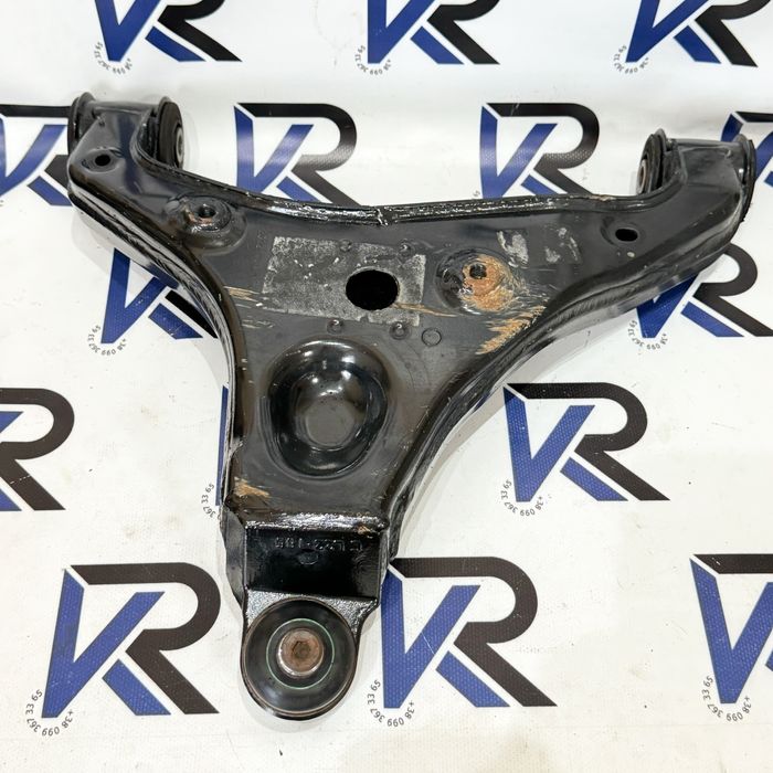 Передній речаг правий/лівий на Спринтер 907