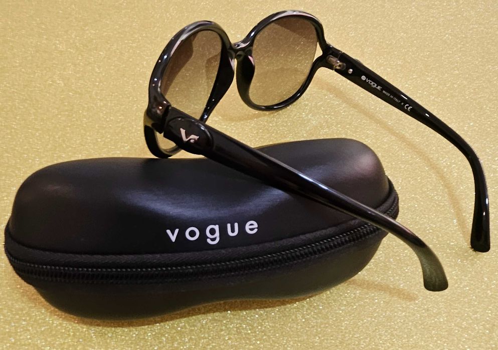 Óculos sol Vogue com caixa