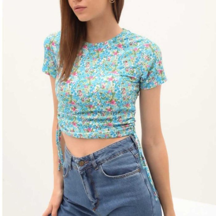 Блакитна футболка топ на дівчинку голубая футболка топ голубой 158