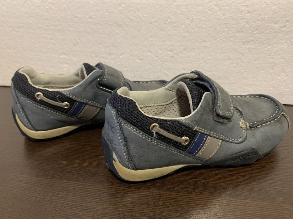 Sapatos Mocassins azuis com velcro geox 29