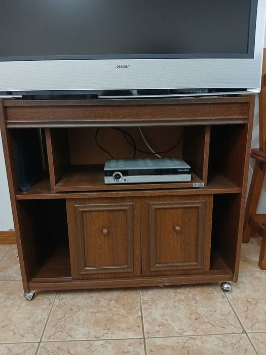 Móvel para tv em madeira