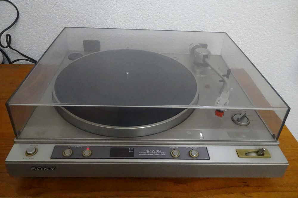 Продам виниловый проигрыватель SONY PS-X40