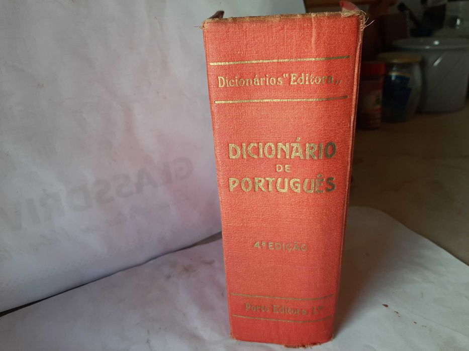Dicionarios Lingua Francesa e Lingua Portuguesa.