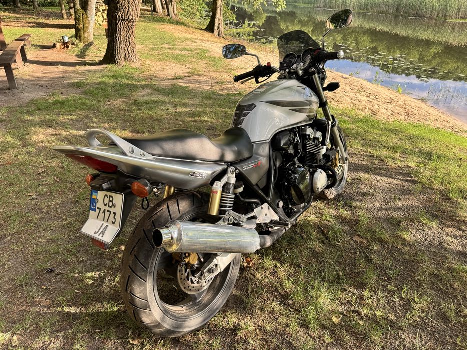 Honda CB400 Vtec 3