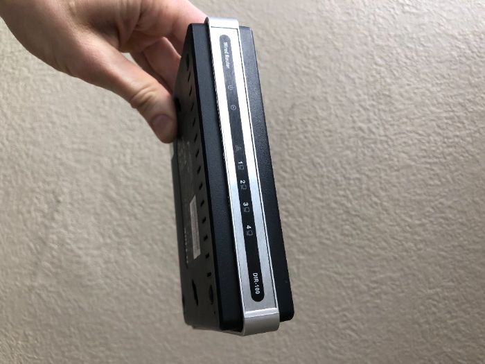 Маршрутизатор D-Link DIR-100