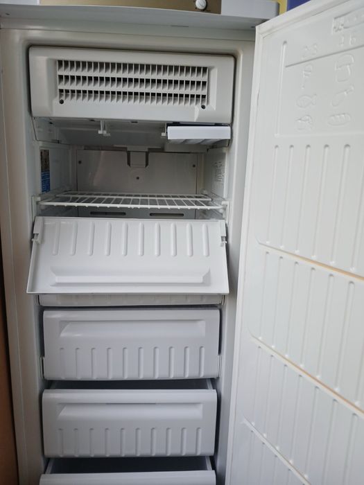 Морозильная камера Indesit
