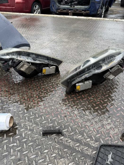 Фари астра н ксенон з автоповертанням