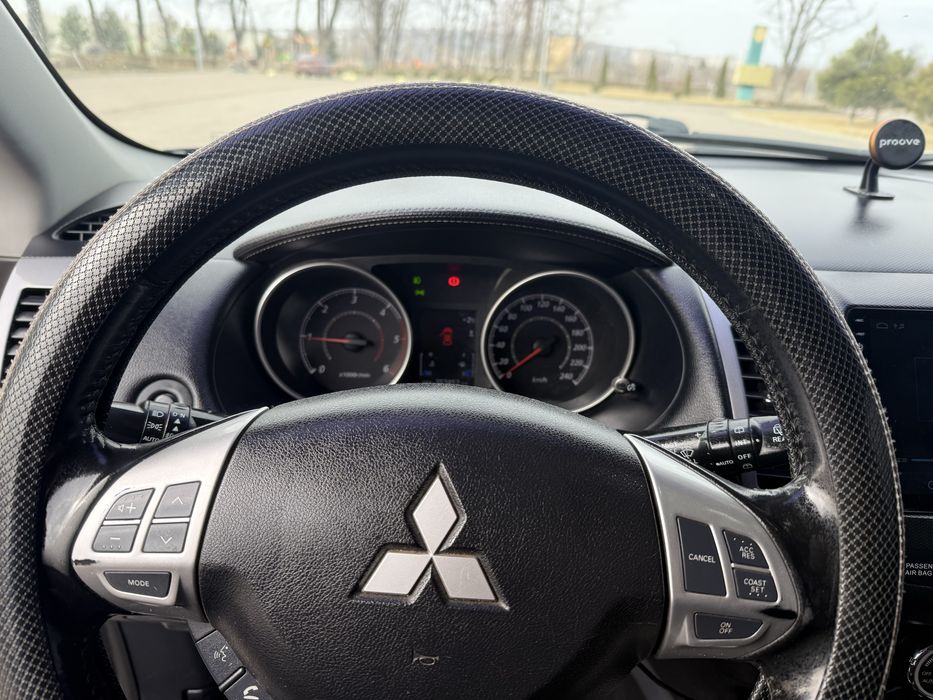 Мицубиси Аутлендер Mitsubishi Outlander XL 2,0 TDI