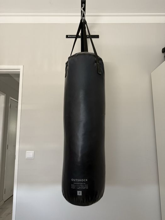 Saco de boxe e suporte