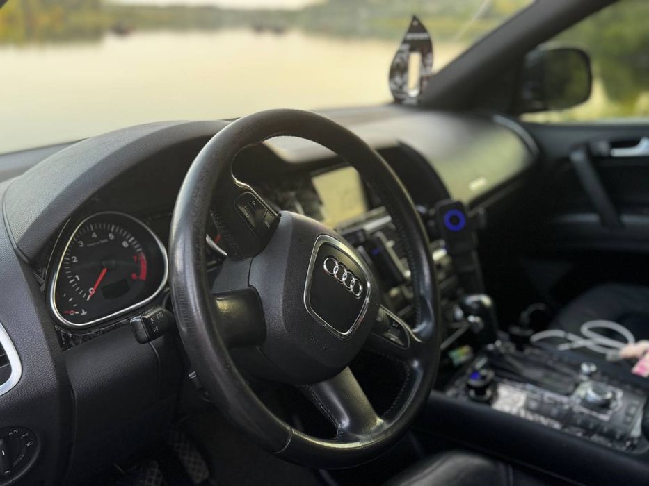 Ауді q7 в отличном состояние