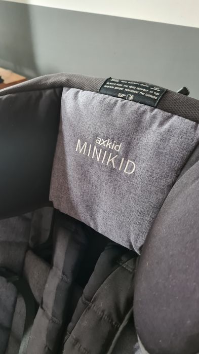 Fotelik samochodowy Axkid Minikid 9-25 kg