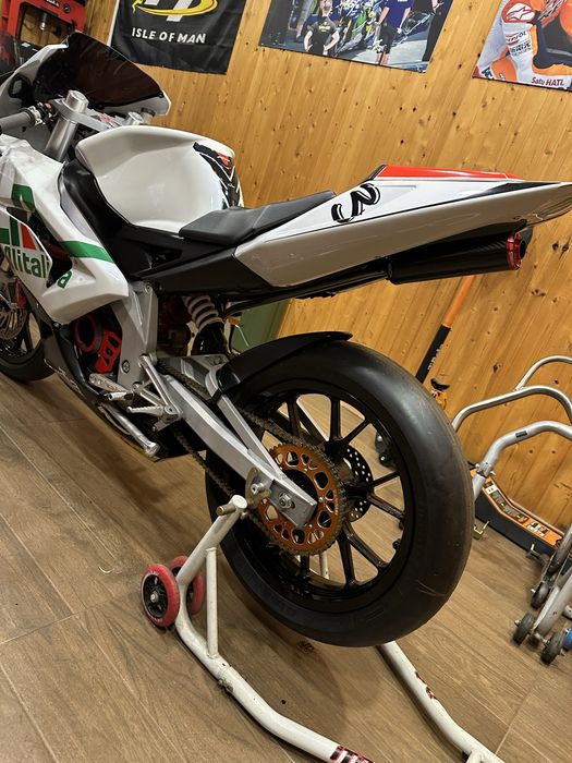 Aprilia RS 80cc  Nova Acabada  de ser montada SEM  Dcomentos