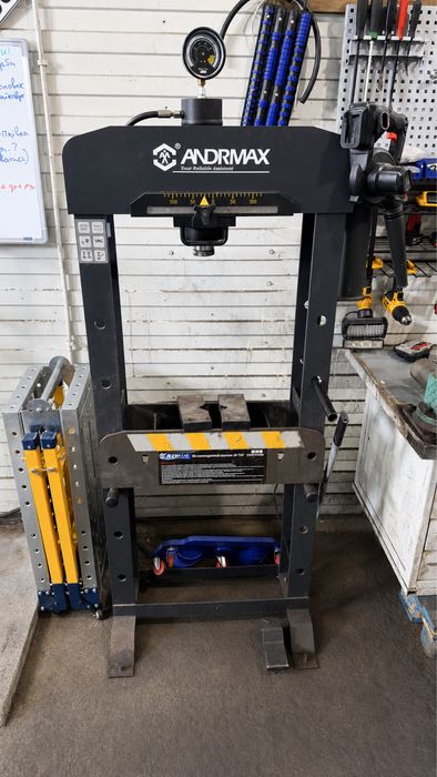 Пневмогідравлічний прес ANDRMAX 30 т 670-HPP30