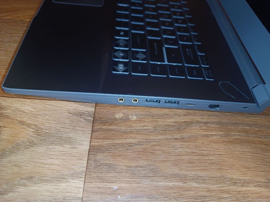 Ноутбук MSI thin 15 b12uc На запчастини/відновлення