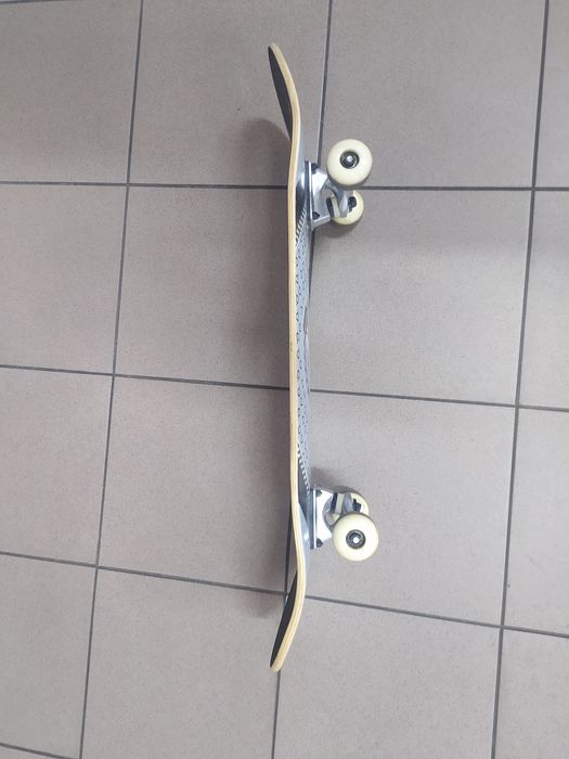 Deskorolka do jeżdzenia.