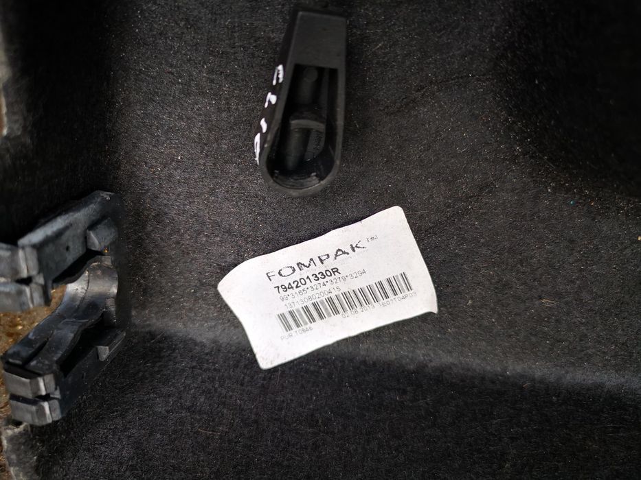 RENAULT CLIO IV / 4 CHAPELEIRA - CL060