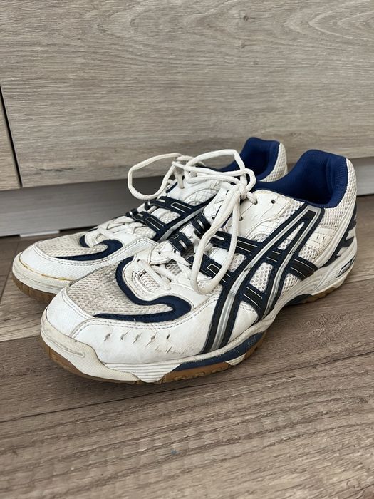 Волейбольні кросівки asics gel tactic