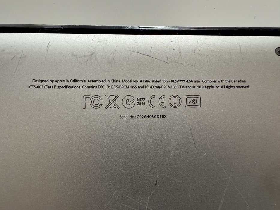 MacBook Pro A1286 – 2010 – komplet z pudełkiem – uszkodzony