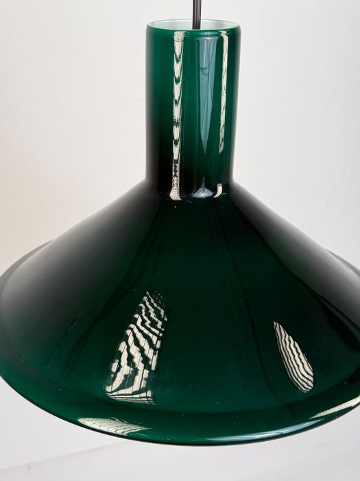 Ciemnozielona, szklana lampa wisząca Holmegaard P&T, projekt Michael Bang