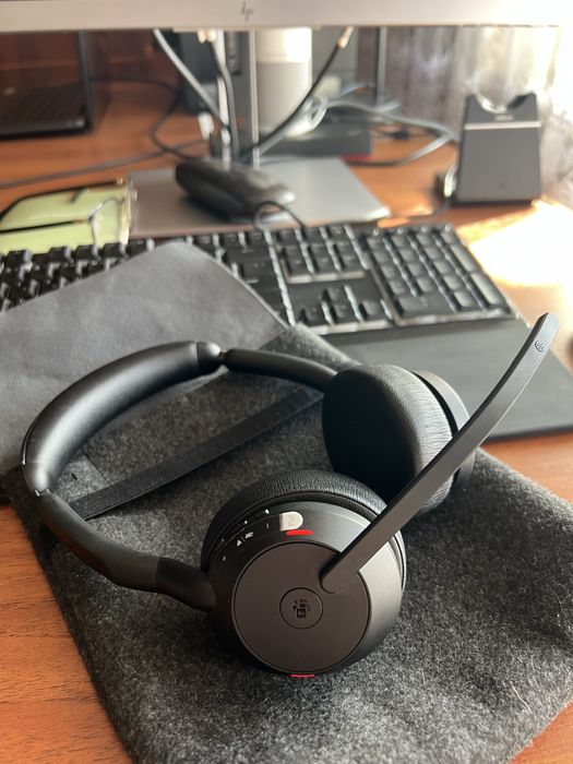 Професійна бездротова гарнітура Jabra Evolve 2 55 + Jabra Liink USB-A